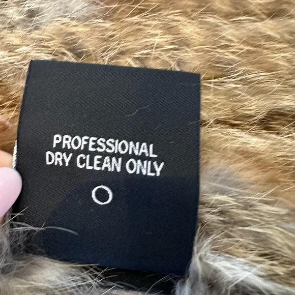 Revolve 525 America Genuine Rabbit Fur Vest - Picture 9 of 11